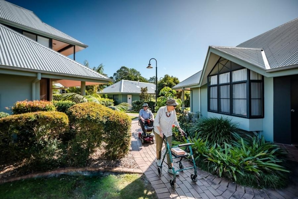 Accessible pathways at Riverside Holiday Resorts 900 × 600-1