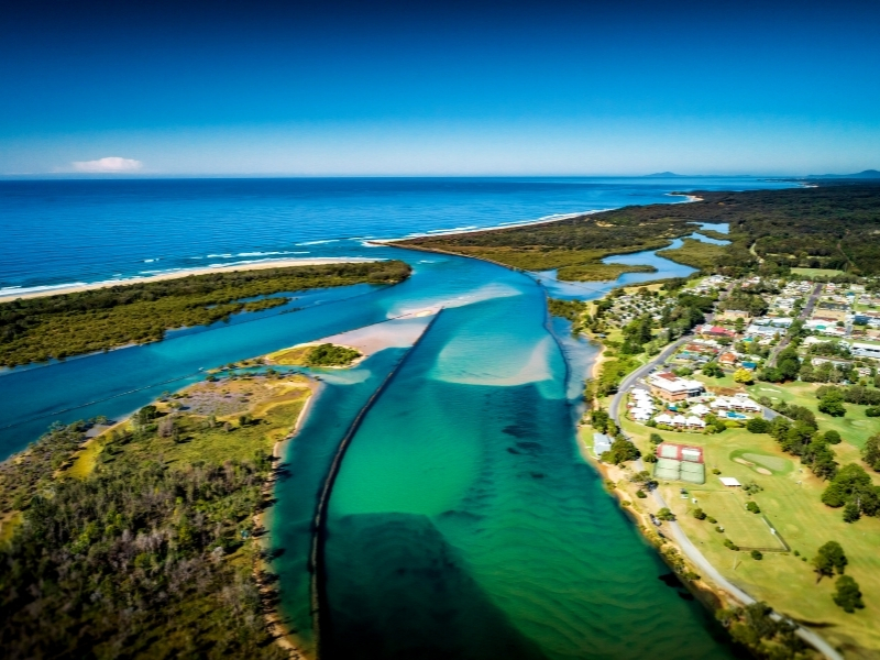 The Bellinger and kalang Rivers and Riverside Holiday Resort in the coastal town of Urunga on the Coffs Harbour Coast 