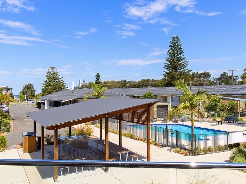 Accessible BBQ area at Seaside Holiday Resort in Fingal Bay  (800 × 600mm) (800 × 600mm)