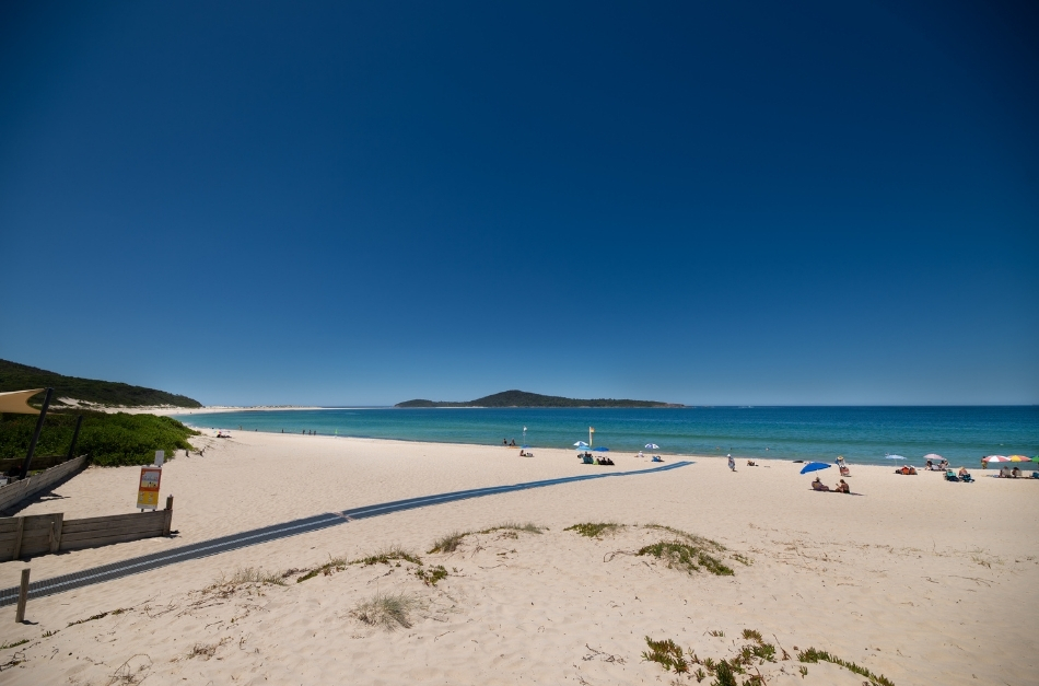 Accessible Mobi Mat Access to Fingal Beach across road from Seaside Holiday Resort Fingal Bay Port Stephens NSW Accessible Mobi Mat Access to Fingal Beach across road from Seaside Holiday Resort Fingal Bay Port Stephens NSW