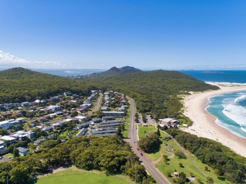 Aerial view of Seaside Holiday Resort in Fingal Bay  (800 × 600mm) (800 × 600mm)-1